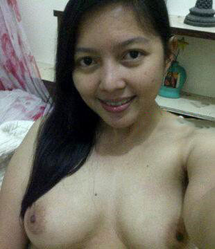 PHOTO ABG TOGE SELFIE TUBUH MONTOK SEBELUM MANDI